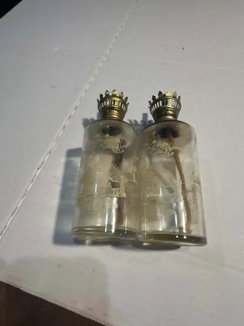 Set of 2 Vintage Lamplight Farms Glass Oil Lamps No. 3577